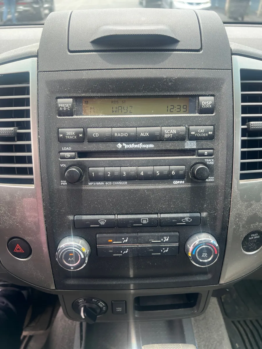 2010 Nissan Xterra SE — photo 13