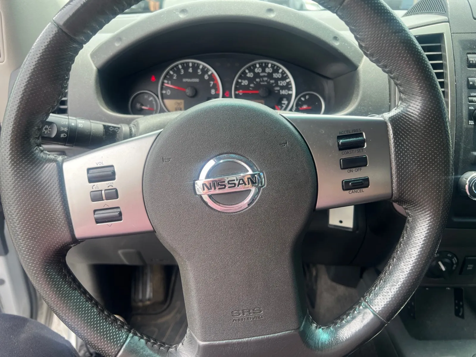 2010 Nissan Xterra SE — photo 12