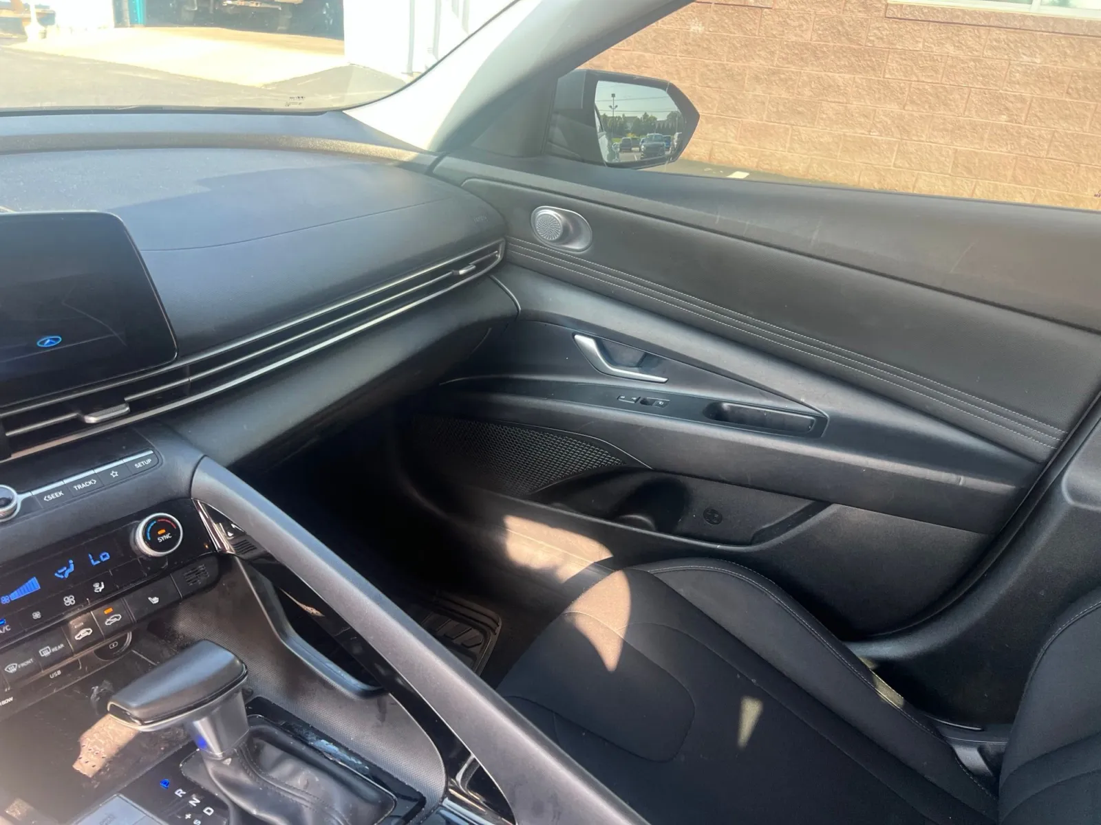 2023 Hyundai Elantra SEL — photo 10