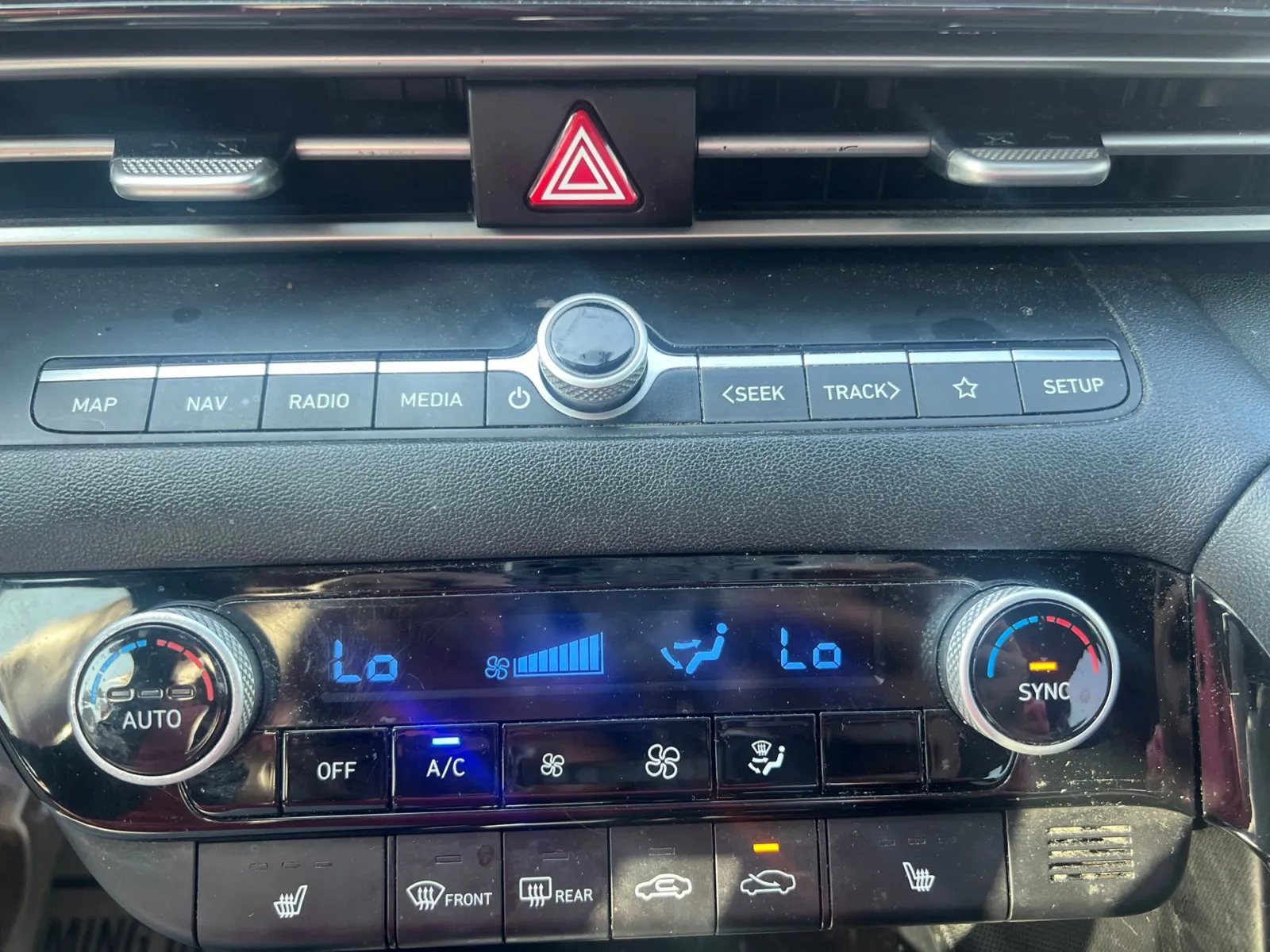 2023 Hyundai Elantra SEL — photo 16