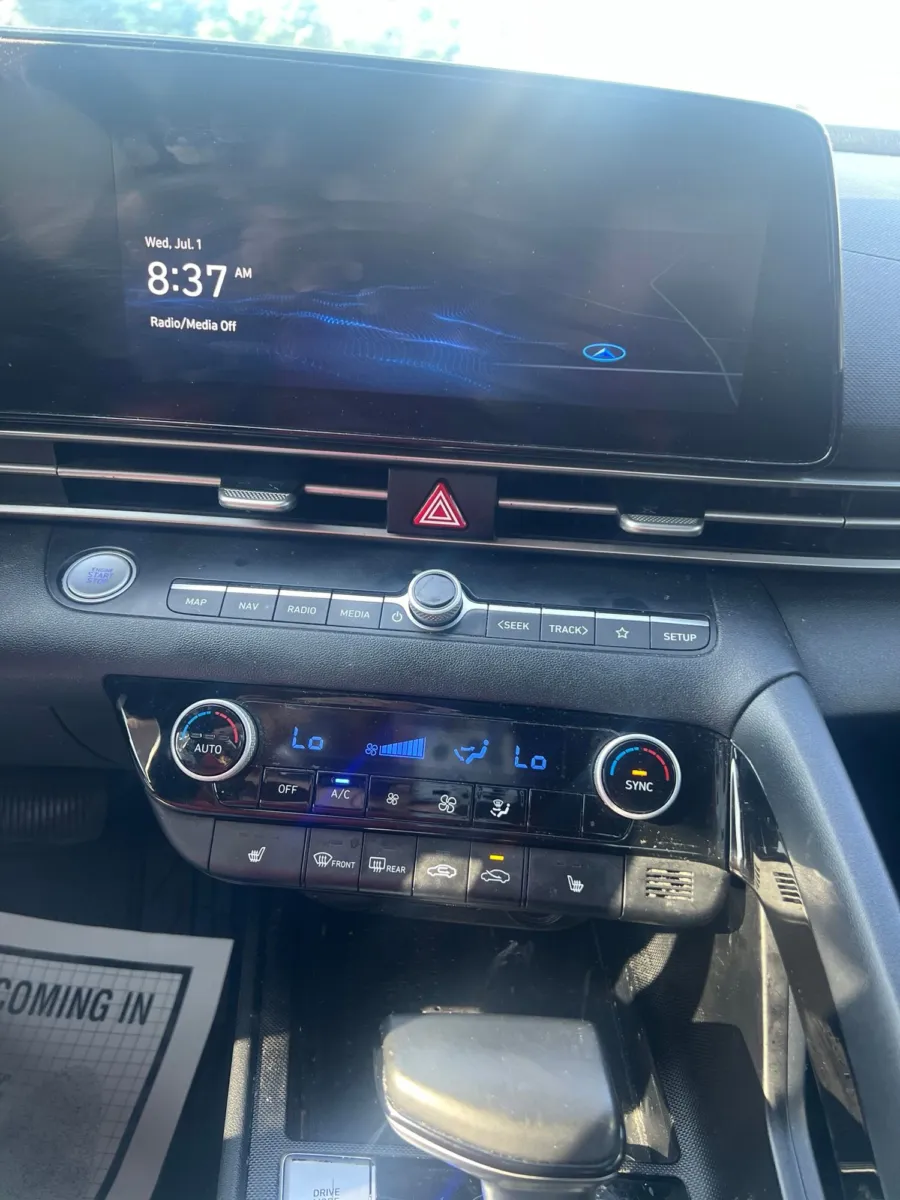 2023 Hyundai Elantra SEL — photo 14