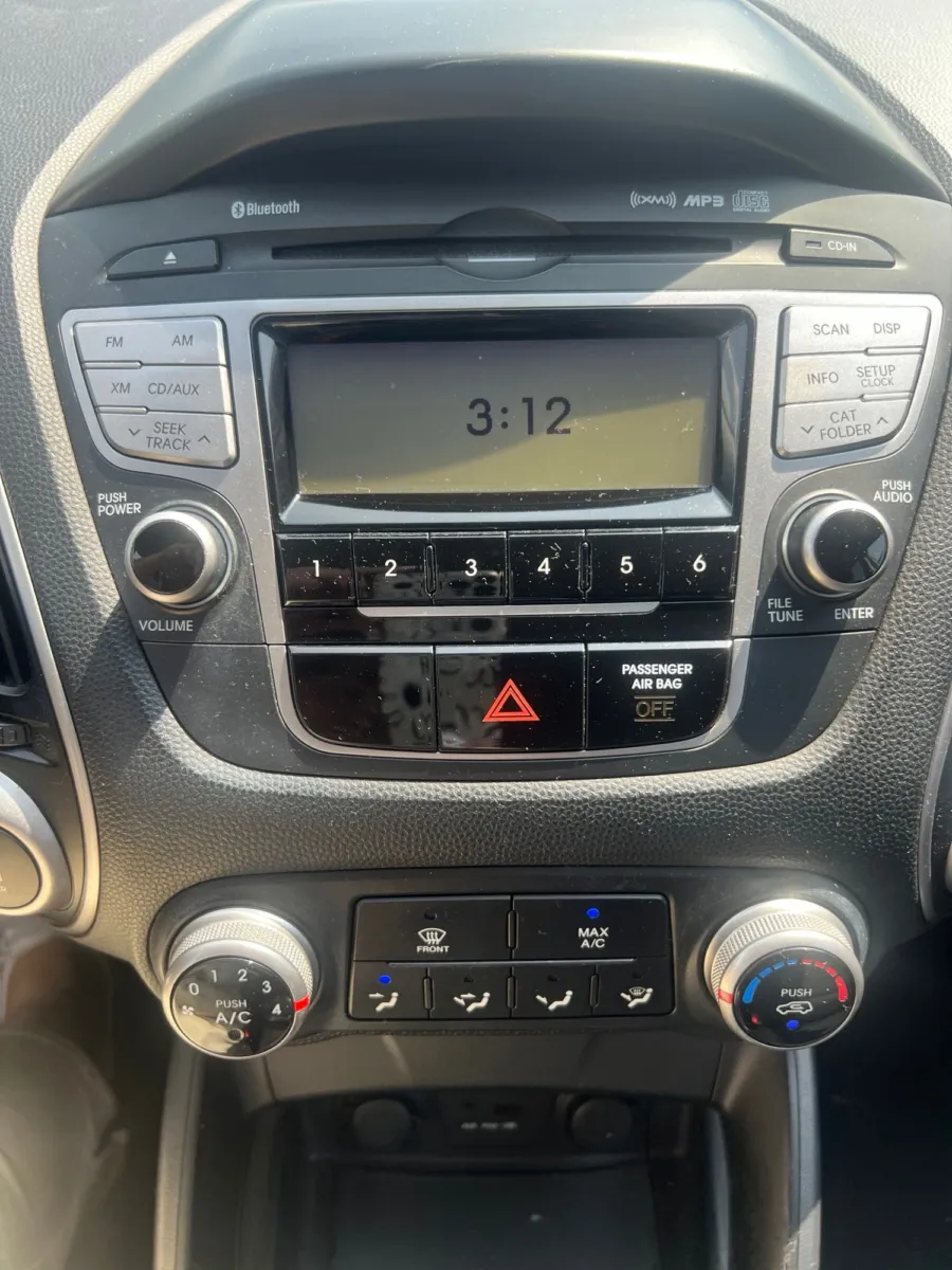 2010 Hyundai Tucson GLS — photo 13