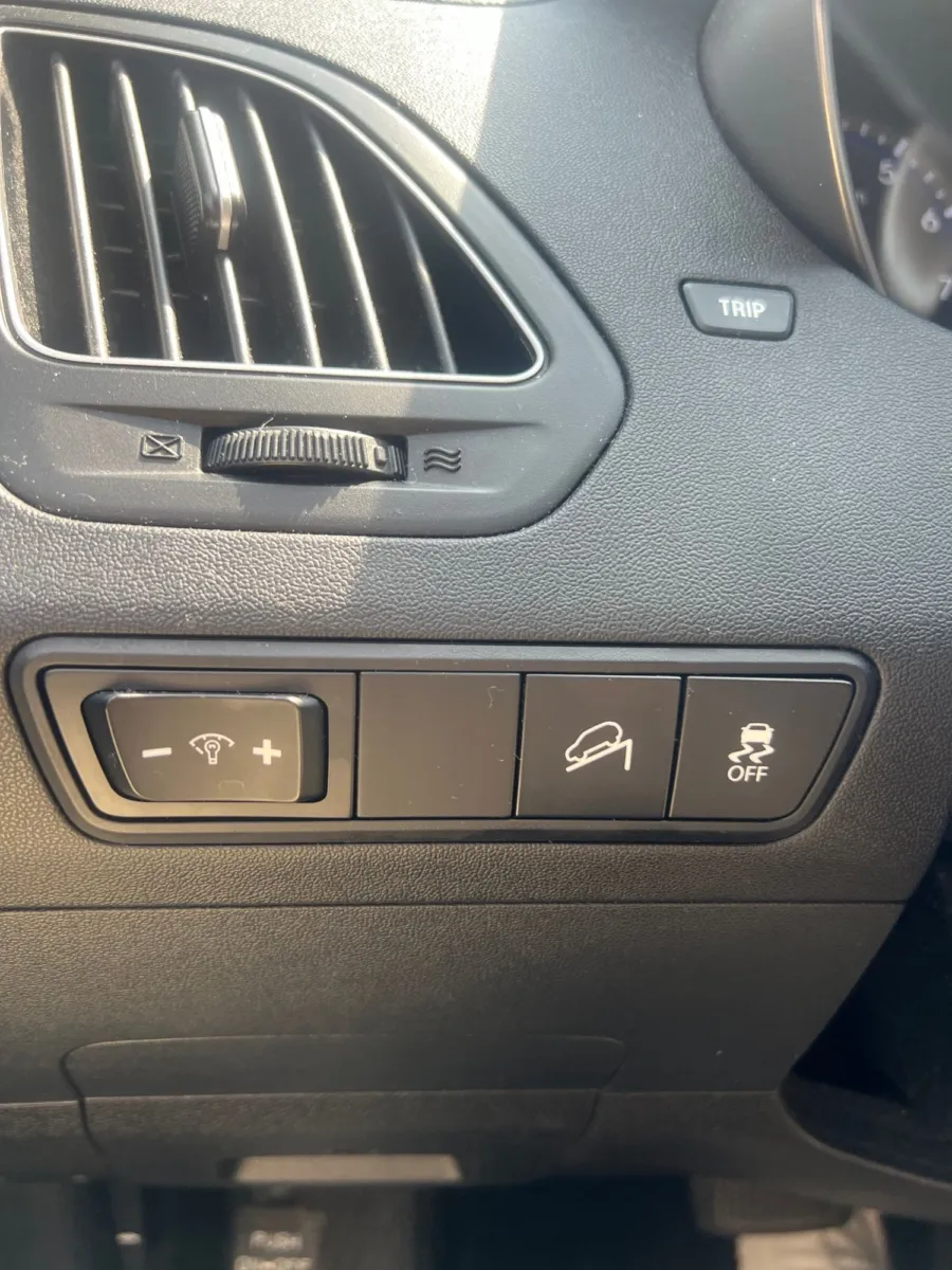 2010 Hyundai Tucson GLS — photo 16