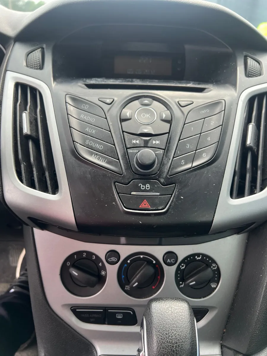 2012 Ford Focus SE — photo 14