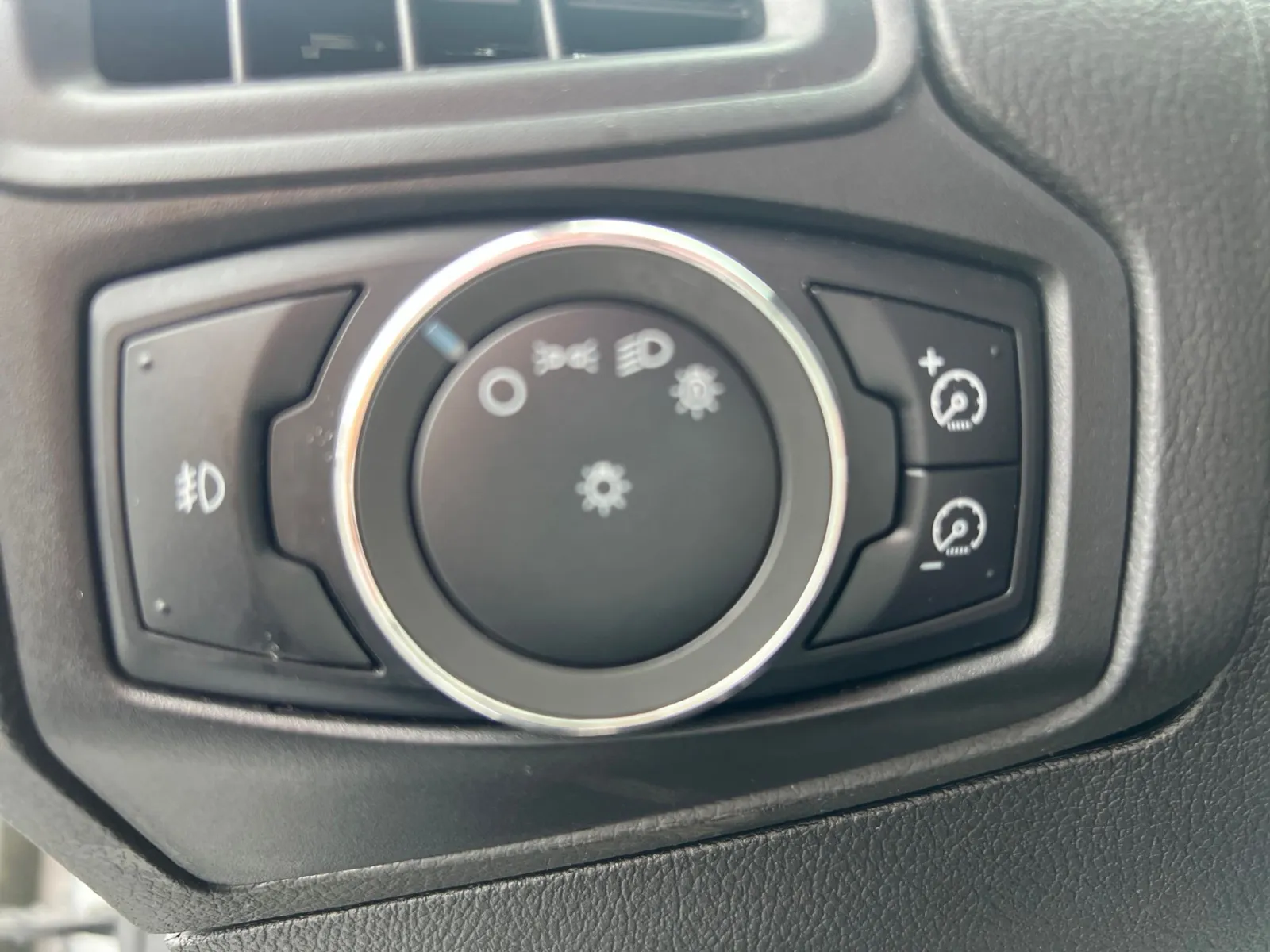 2012 Ford Focus SE — photo 15