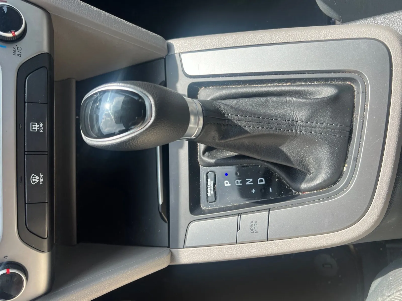 2017 Hyundai Elantra SE — photo 17
