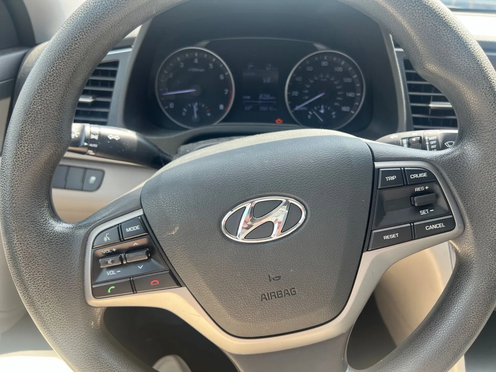 2017 Hyundai Elantra SE — photo 13