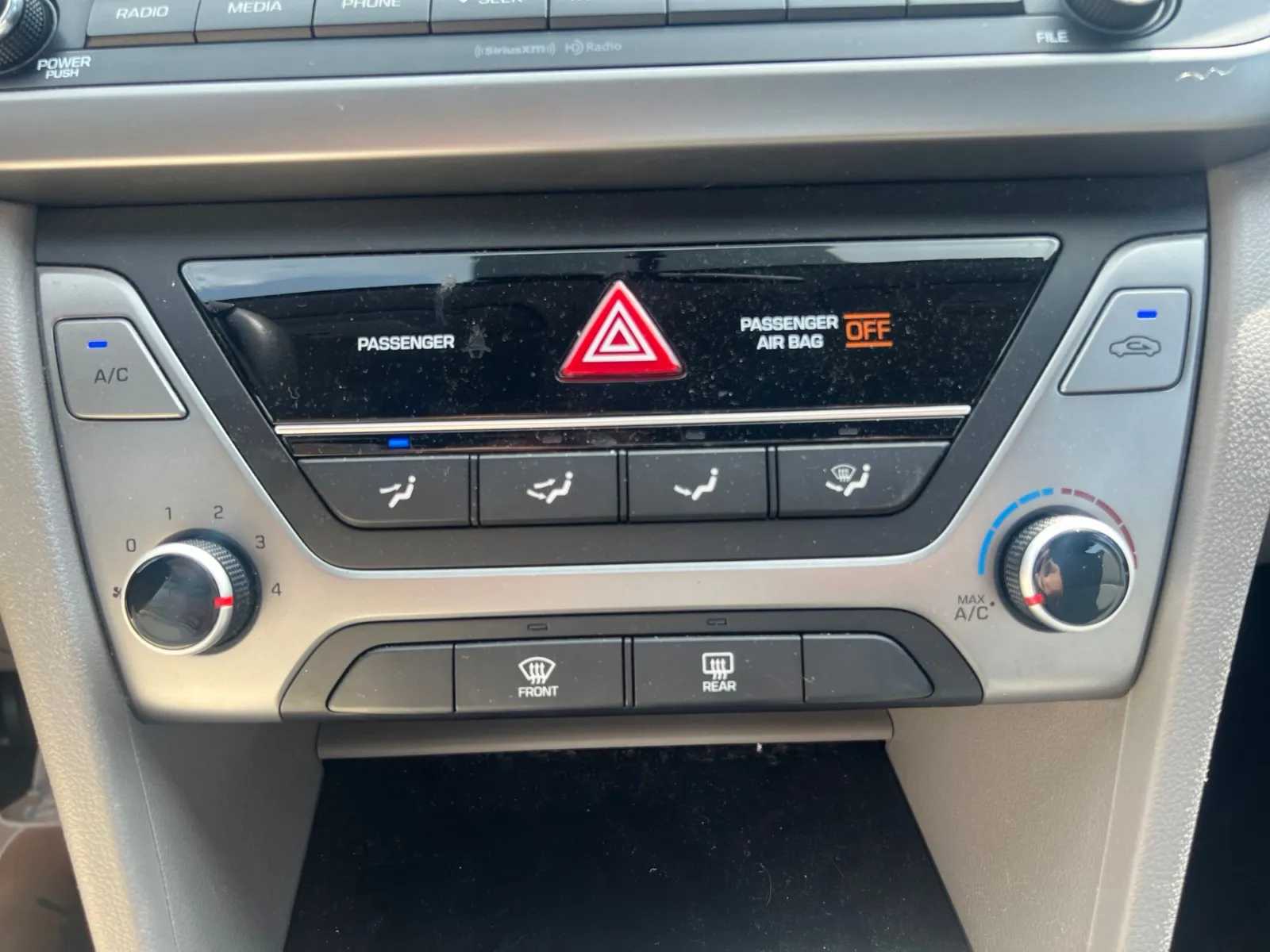 2017 Hyundai Elantra SE — photo 16