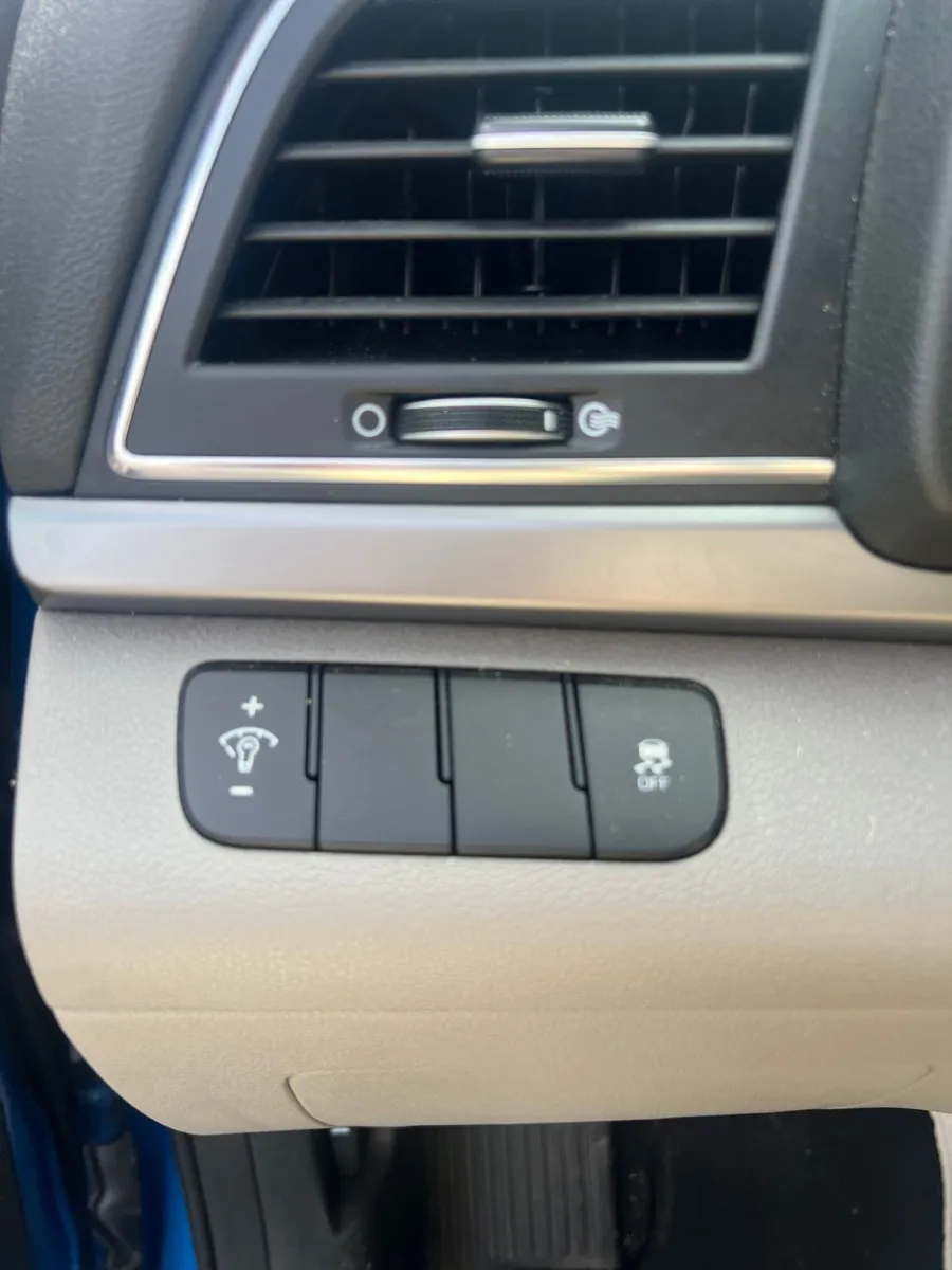 2017 Hyundai Elantra SE — photo 19