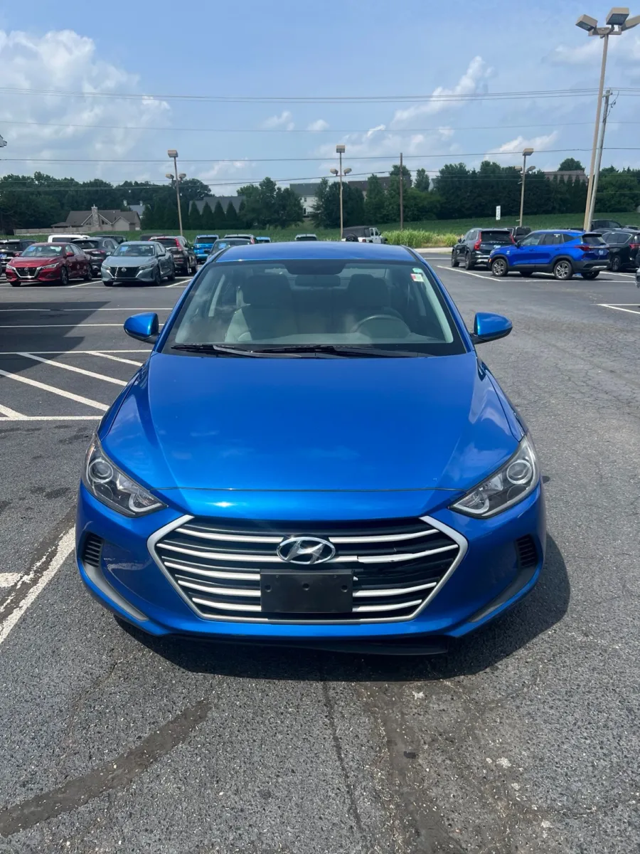 2017 Hyundai Elantra SE — photo 9