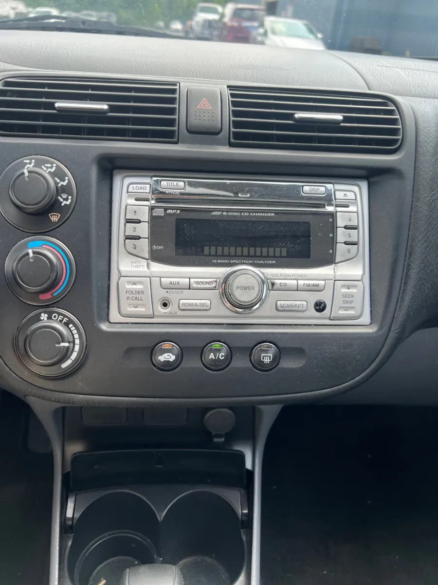 2005 Honda Civic — photo 12