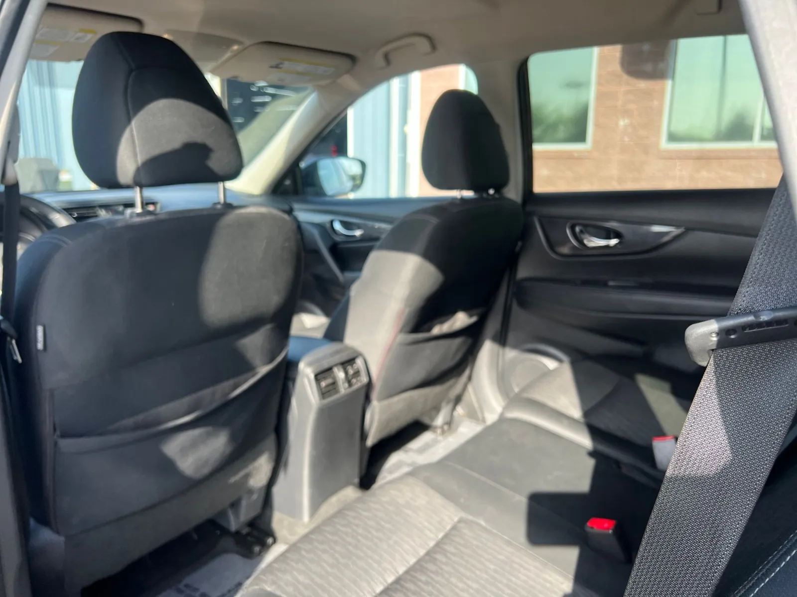 2019 Nissan Rogue SV — photo 20