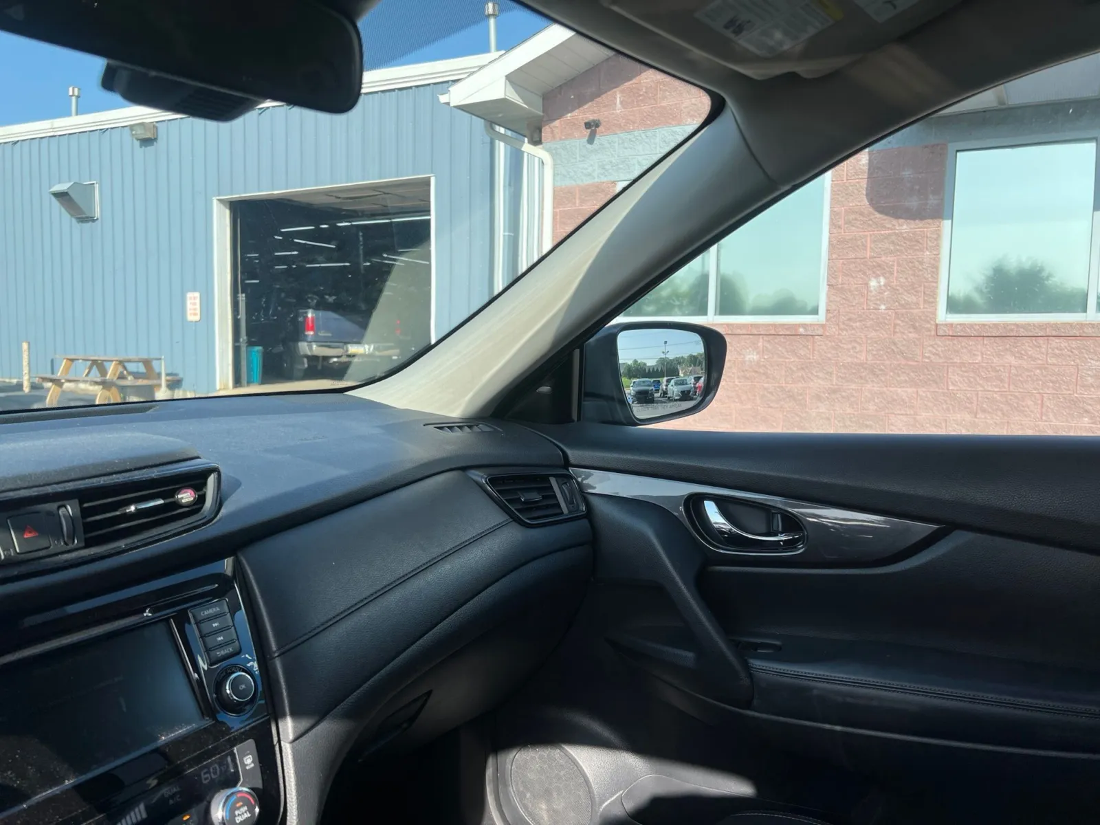 2019 Nissan Rogue SV — photo 10