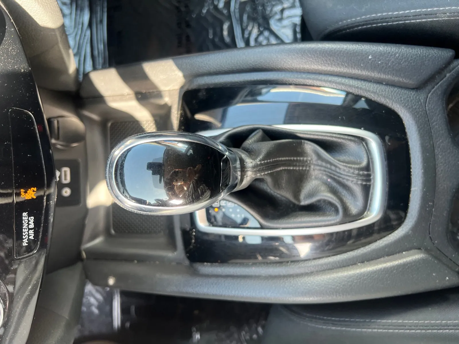 2019 Nissan Rogue SV — photo 16