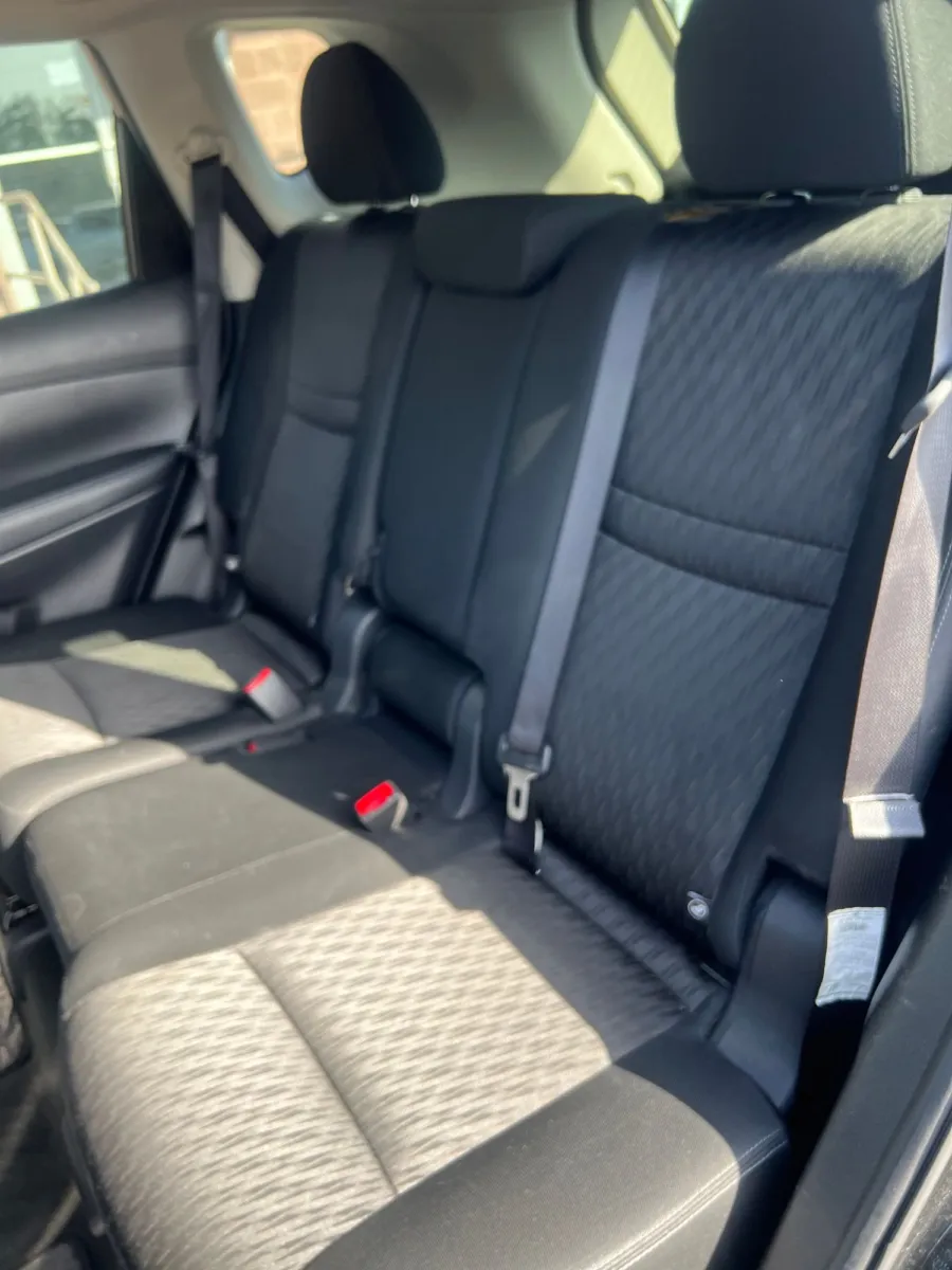 2019 Nissan Rogue SV — photo 21