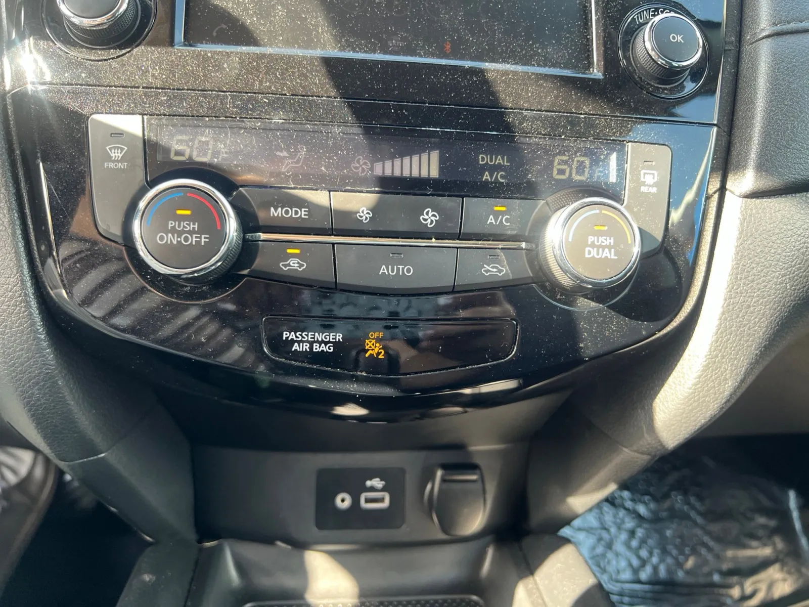 2019 Nissan Rogue SV — photo 15