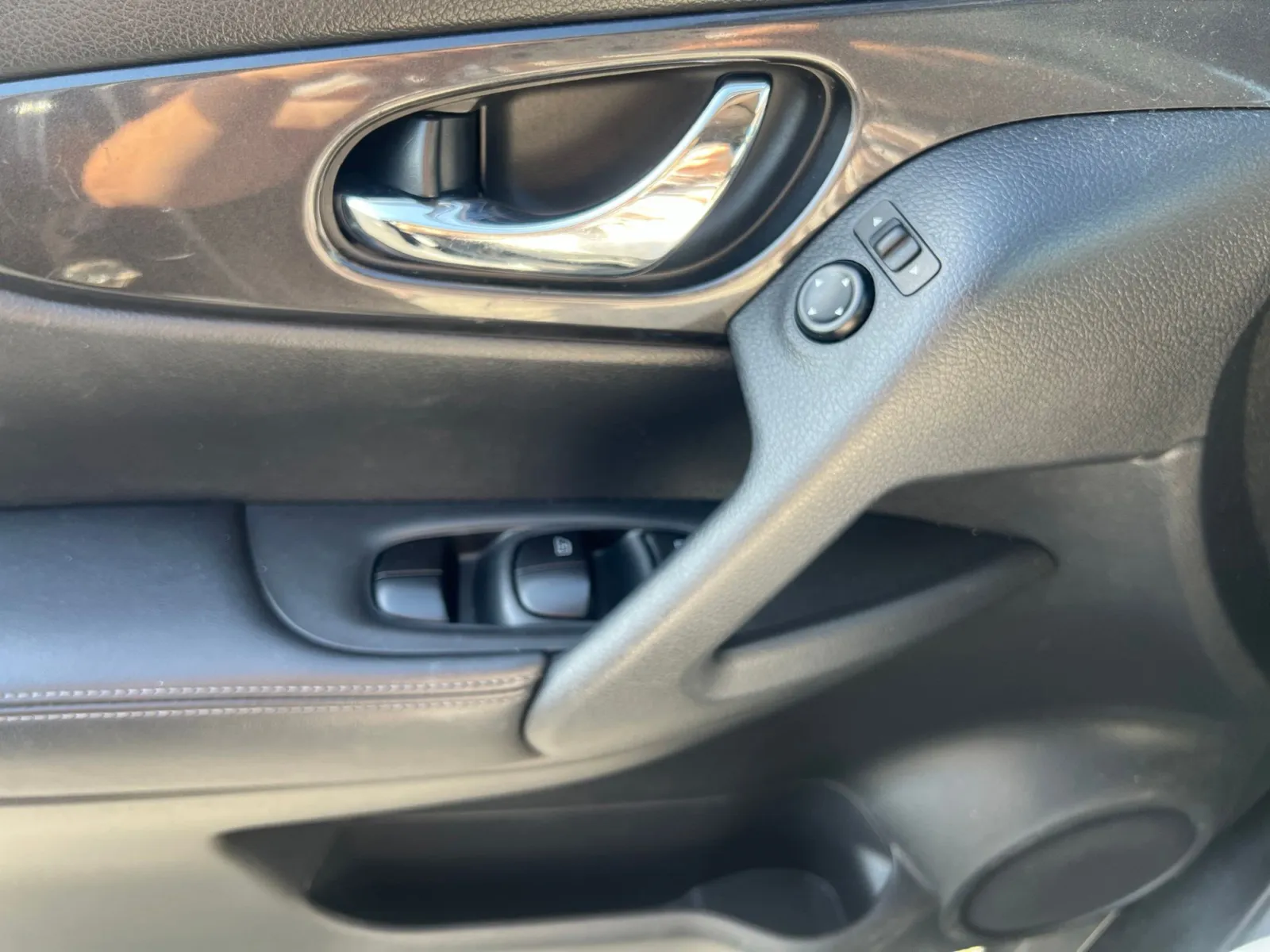 2019 Nissan Rogue SV — photo 18