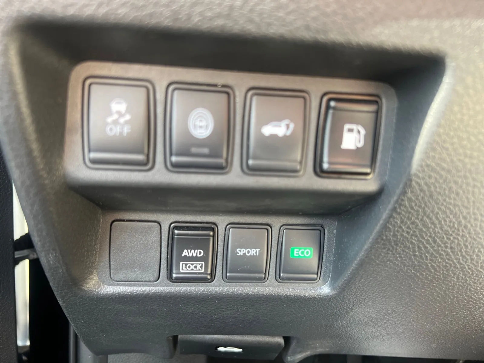 2019 Nissan Rogue SV — photo 17