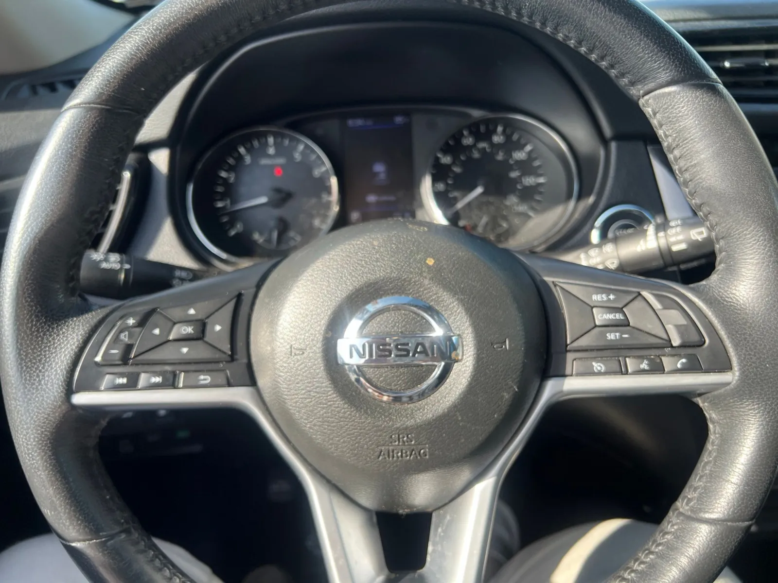 2019 Nissan Rogue SV — photo 13