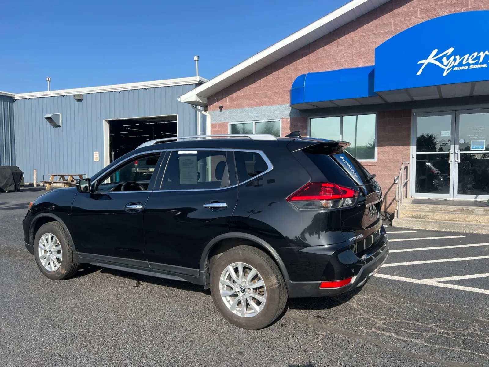 2019 Nissan Rogue SV — photo 4