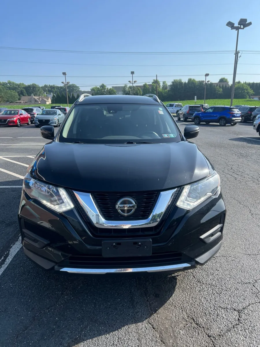 2019 Nissan Rogue SV — photo 9