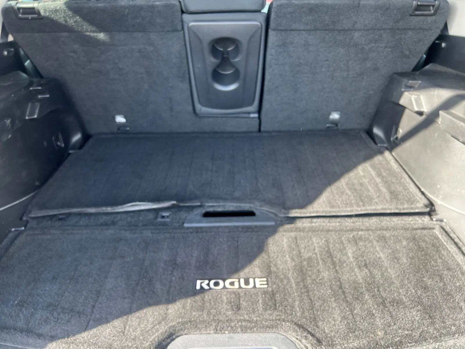 2019 Nissan Rogue SV — photo 22