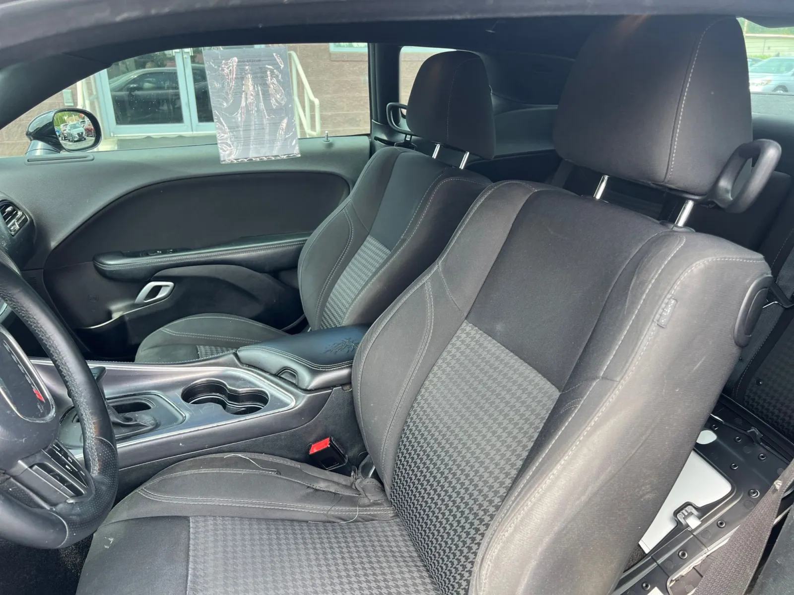 2017 Dodge Challenger SXT — photo 11