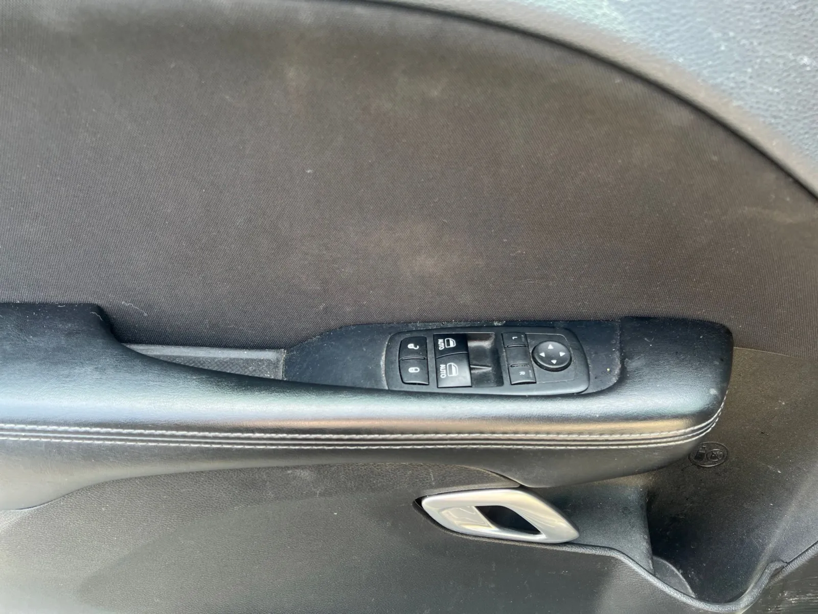 2017 Dodge Challenger SXT — photo 18