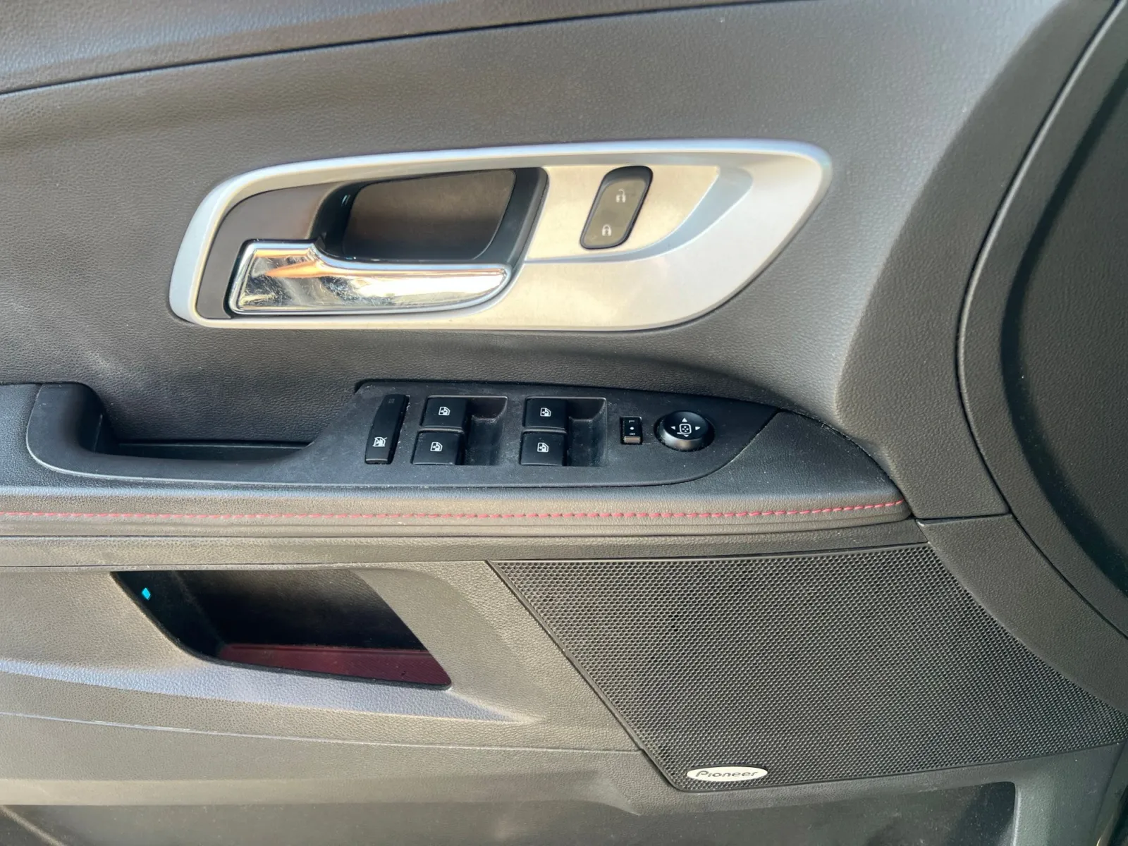 2012 Chevrolet Equinox LTZ — photo 12