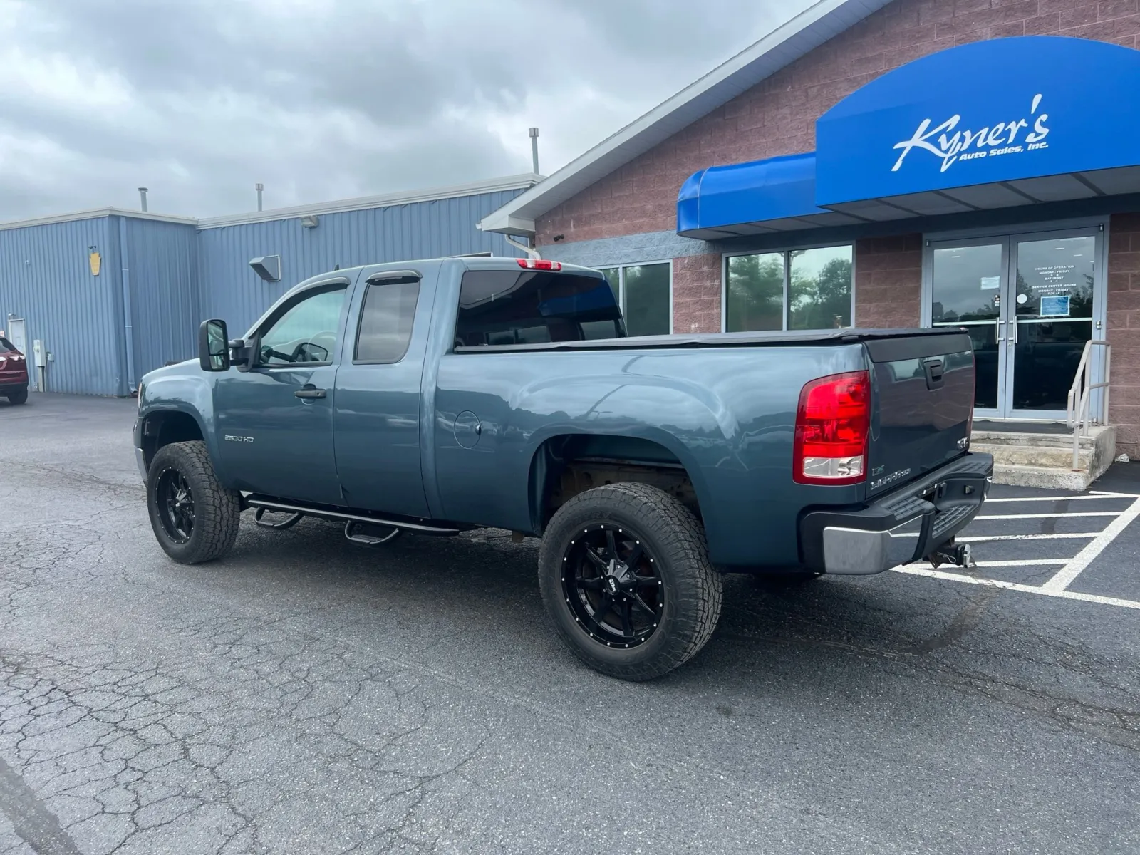 2010 GMC Sierra 2500HD SLE — photo 3