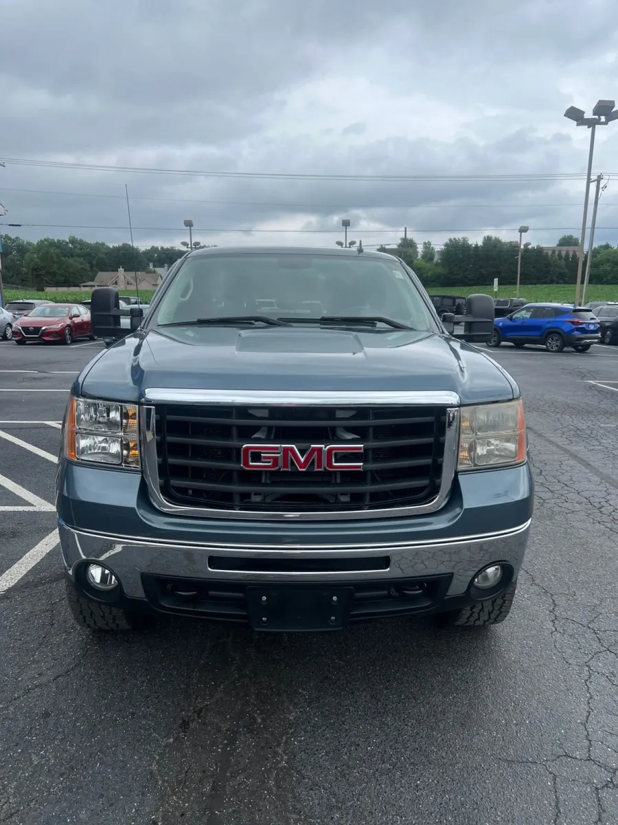 2010 GMC Sierra 2500HD SLE — photo 8