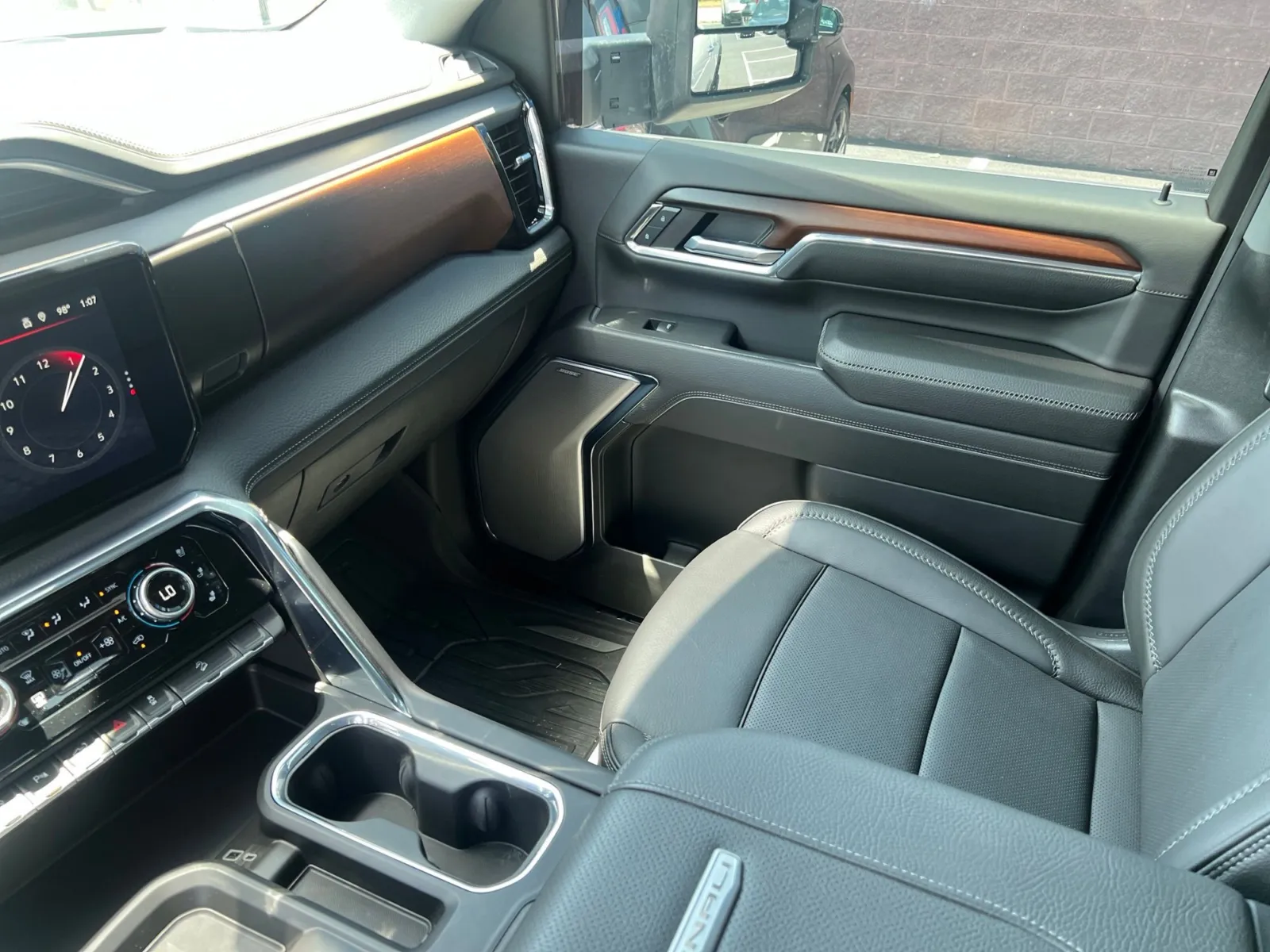 2024 GMC Sierra 2500HD Denali — photo 13