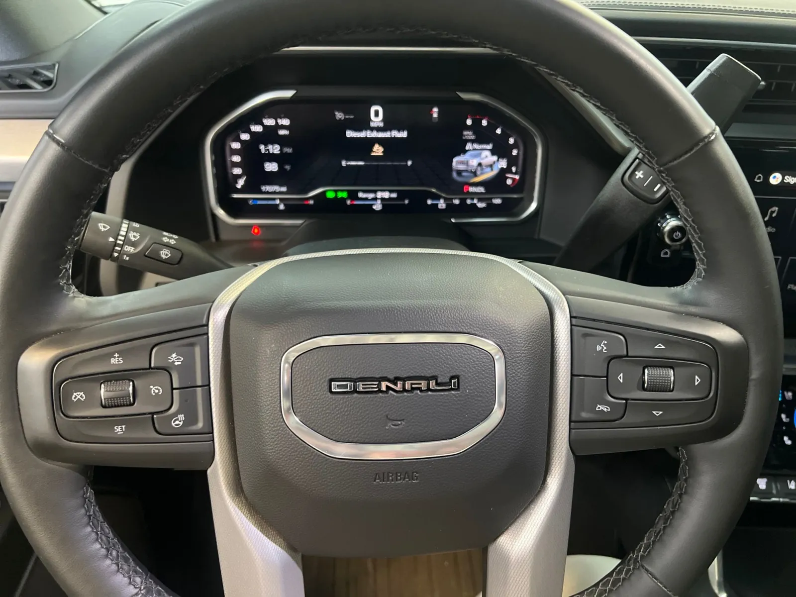 2024 GMC Sierra 2500HD Denali — photo 16