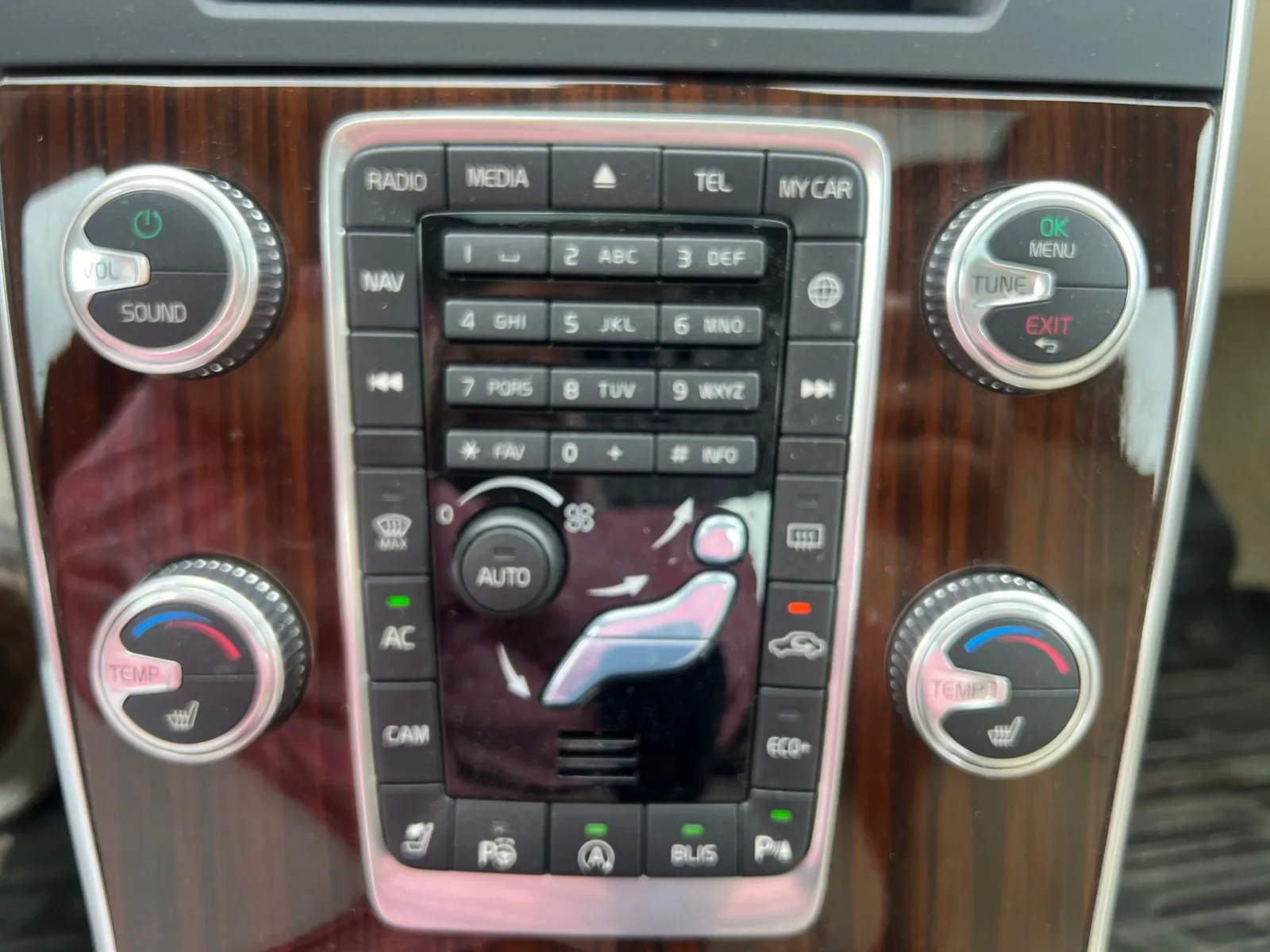 2015 Volvo S60 T5 Premier — photo 17