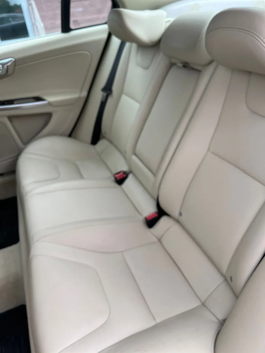 2015 Volvo S60 T5 Premier — photo 25