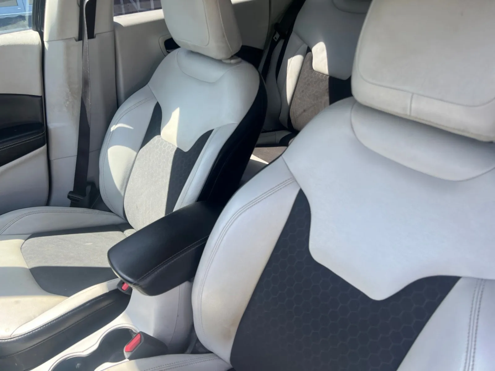 2017 Jeep Compass Latitude — photo 11