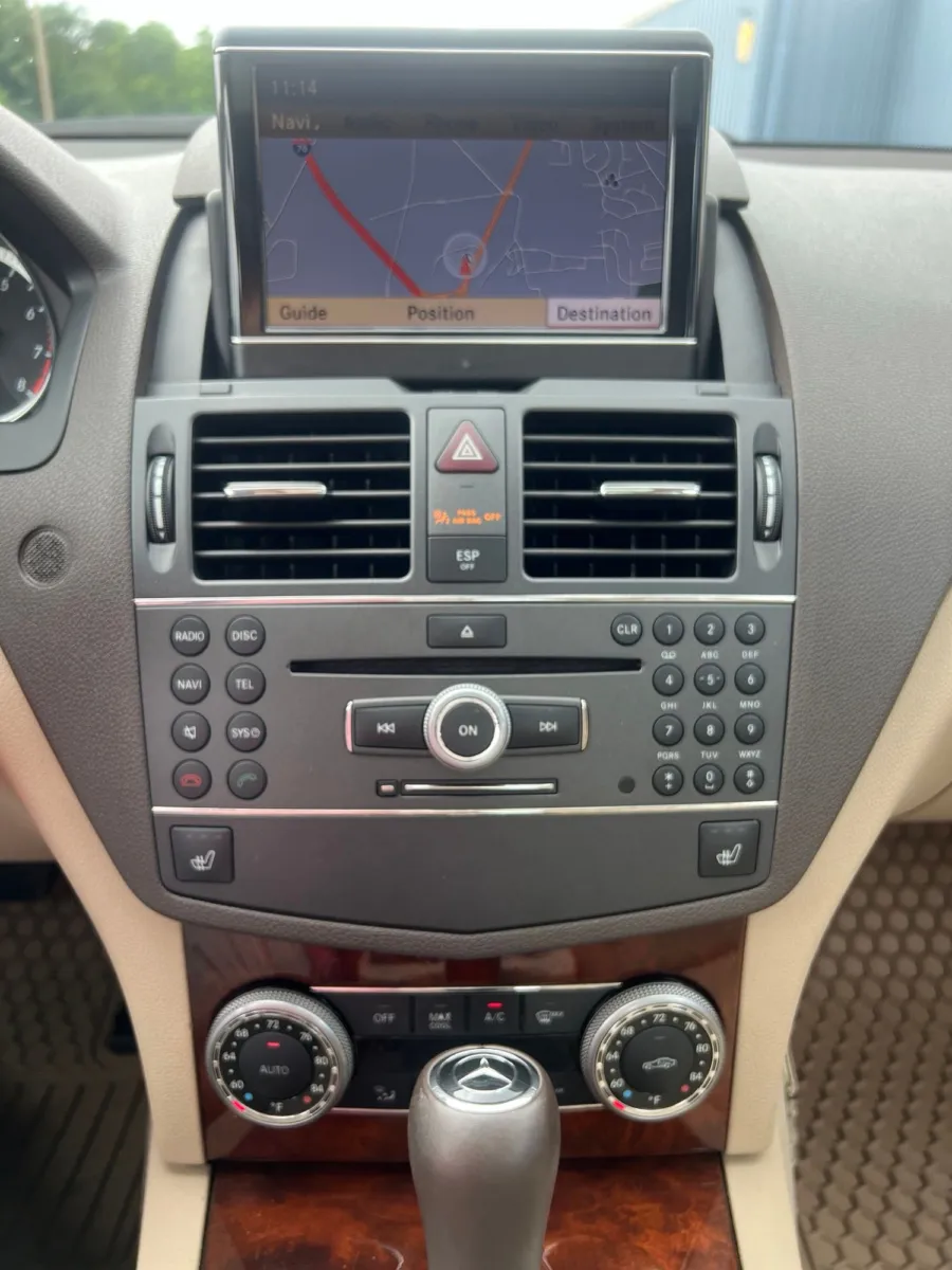2010 Mercedes-Benz C-Class C 300 — photo 14