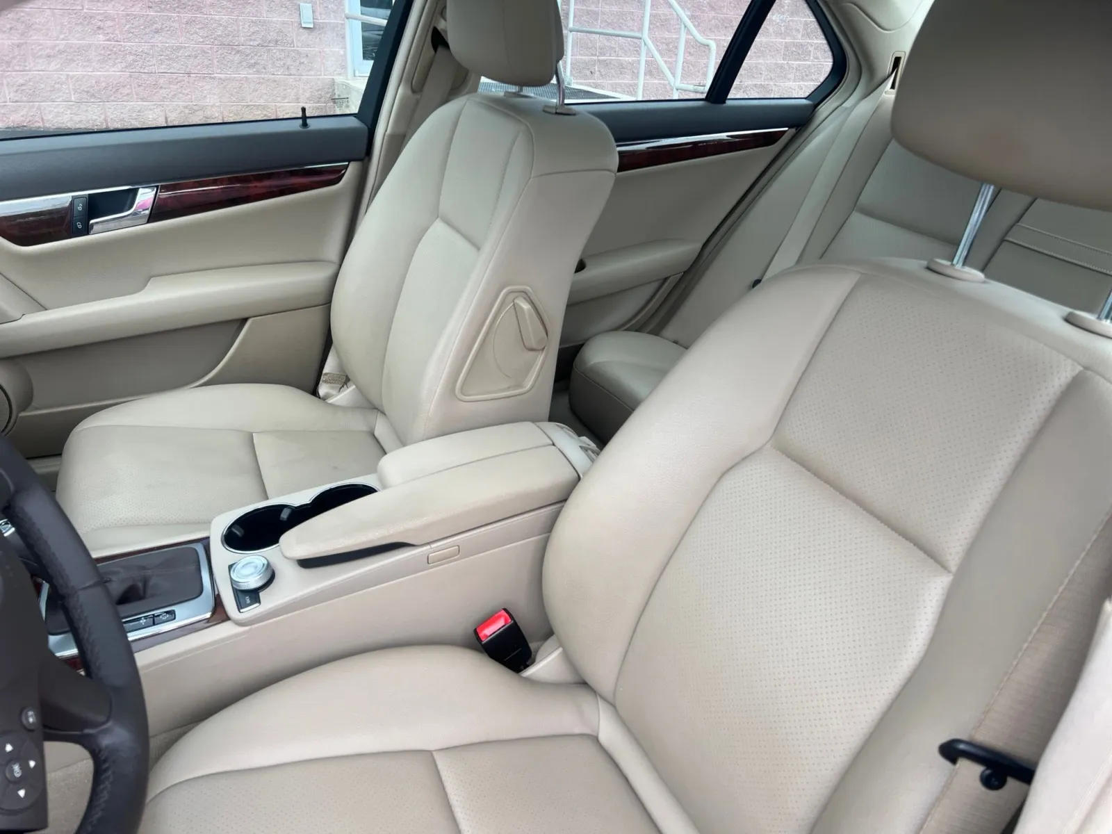 2010 Mercedes-Benz C-Class C 300 — photo 10
