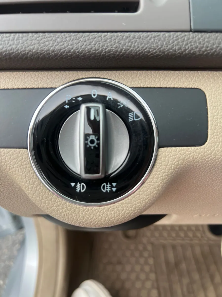 2010 Mercedes-Benz C-Class C 300 — photo 22