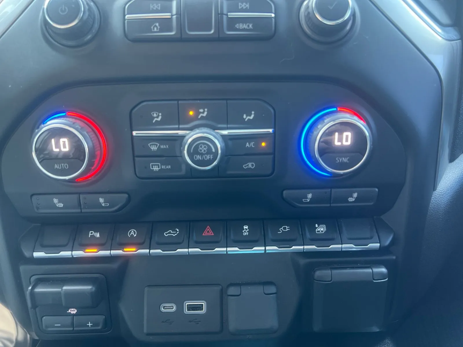 2020 Chevrolet Silverado 1500 RST — photo 16
