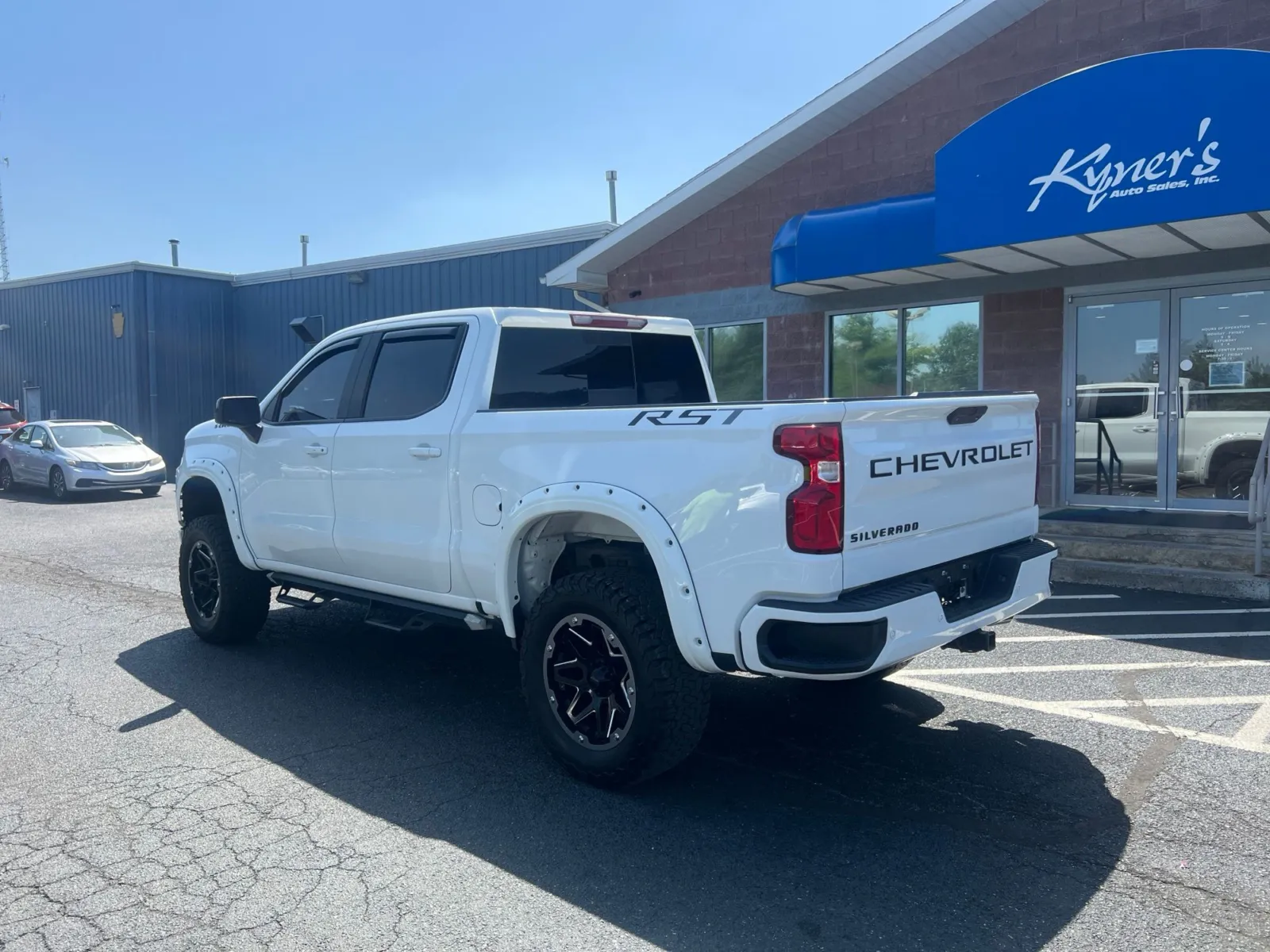 2020 Chevrolet Silverado 1500 RST — photo 7