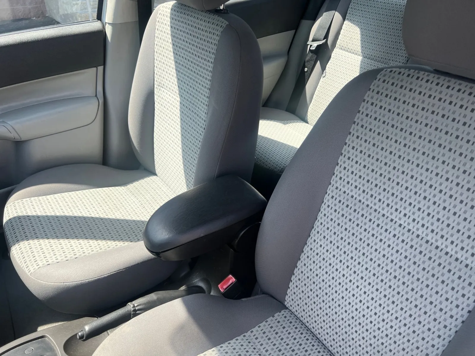 2007 Ford Focus — photo 10