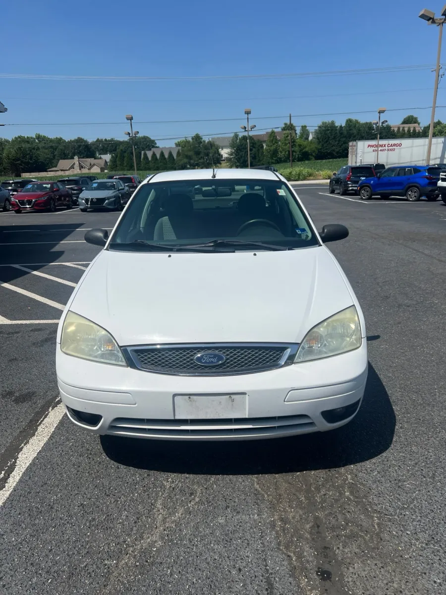 2007 Ford Focus — photo 8