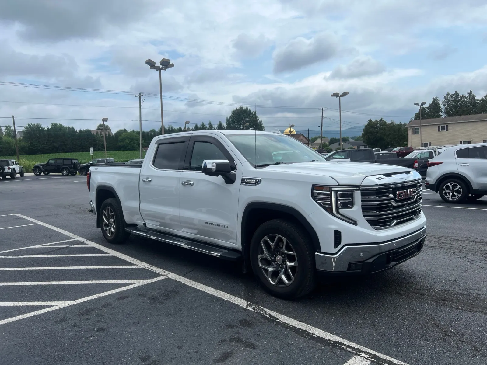 2022 GMC Sierra 1500 SLT — photo 8