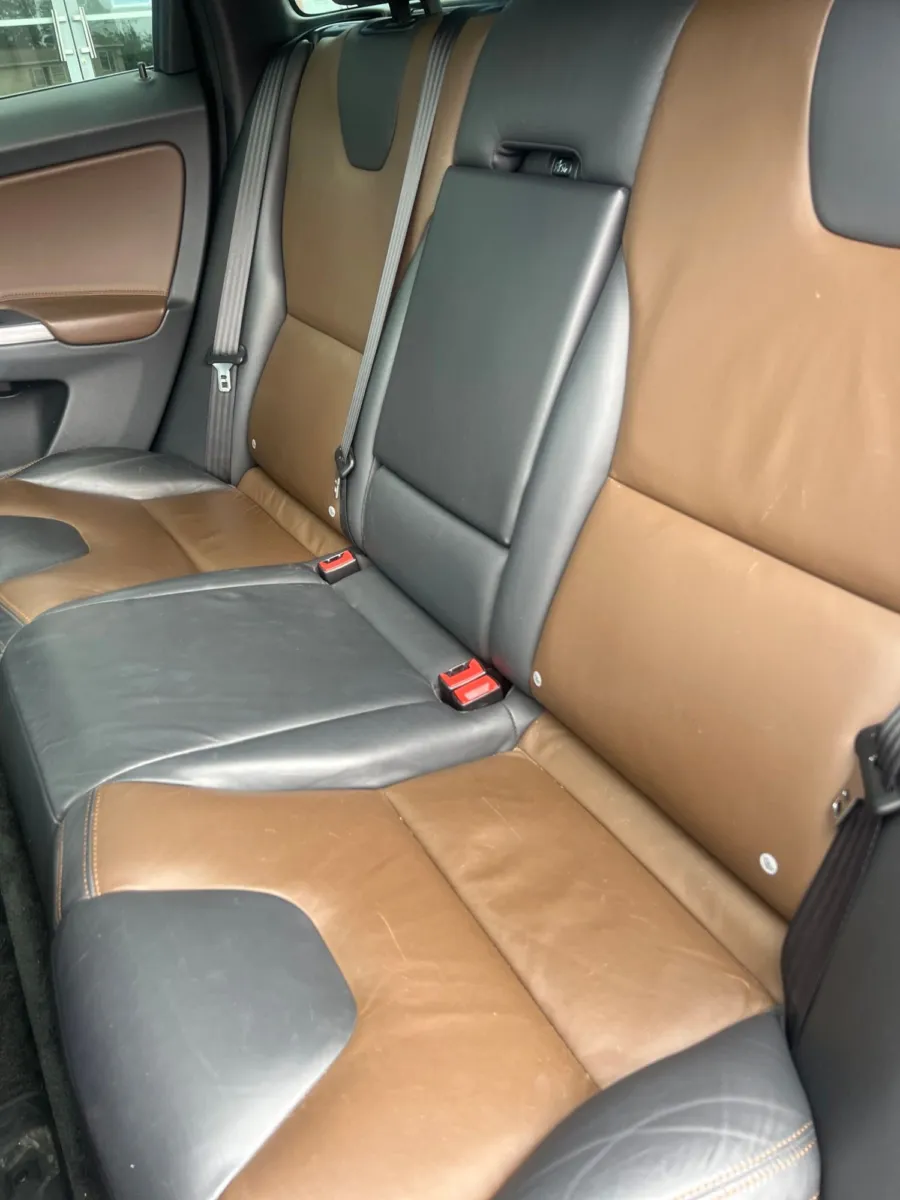 2015 Volvo XC60 T6 — photo 23