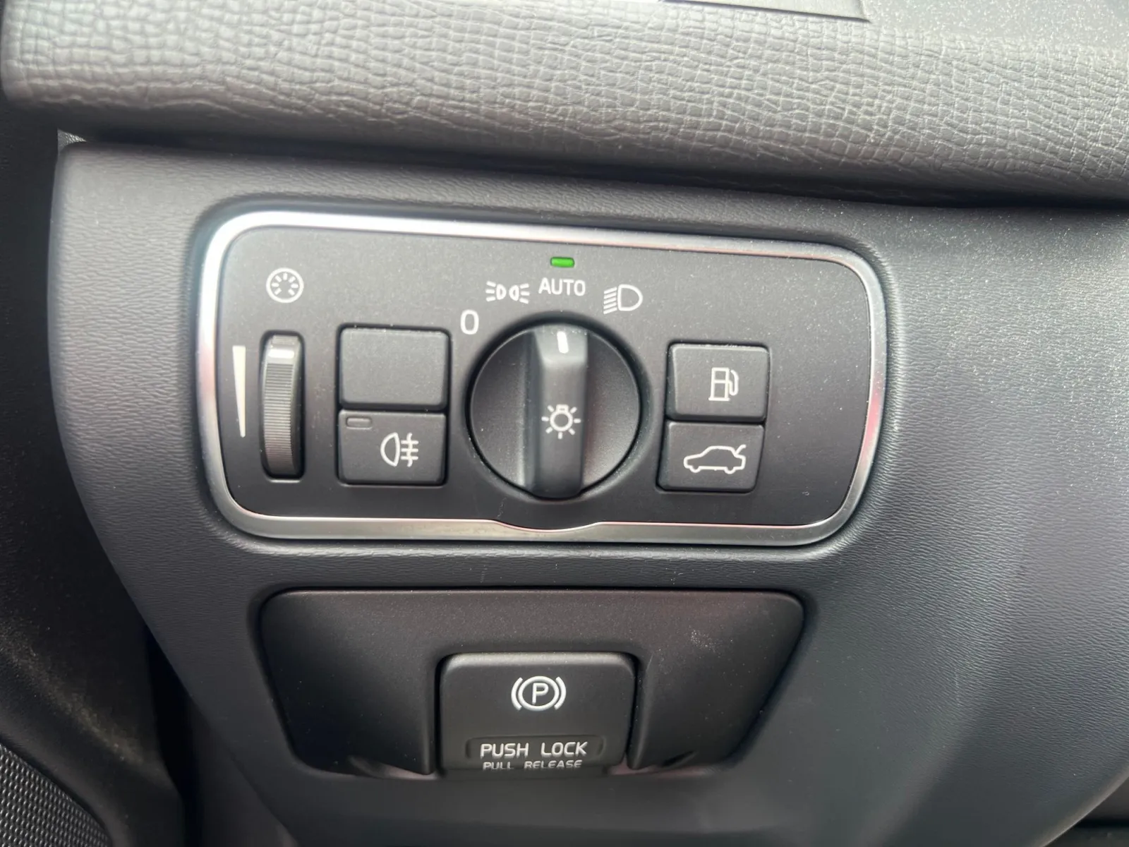 2015 Volvo XC60 T6 — photo 18