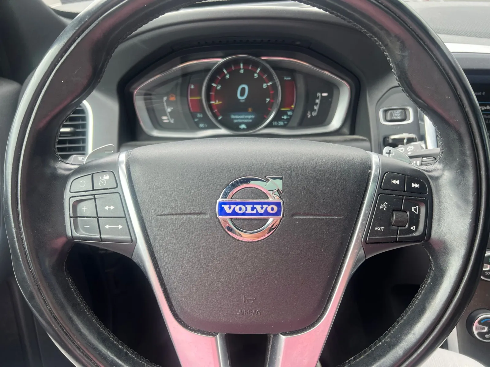 2015 Volvo XC60 T6 — photo 13