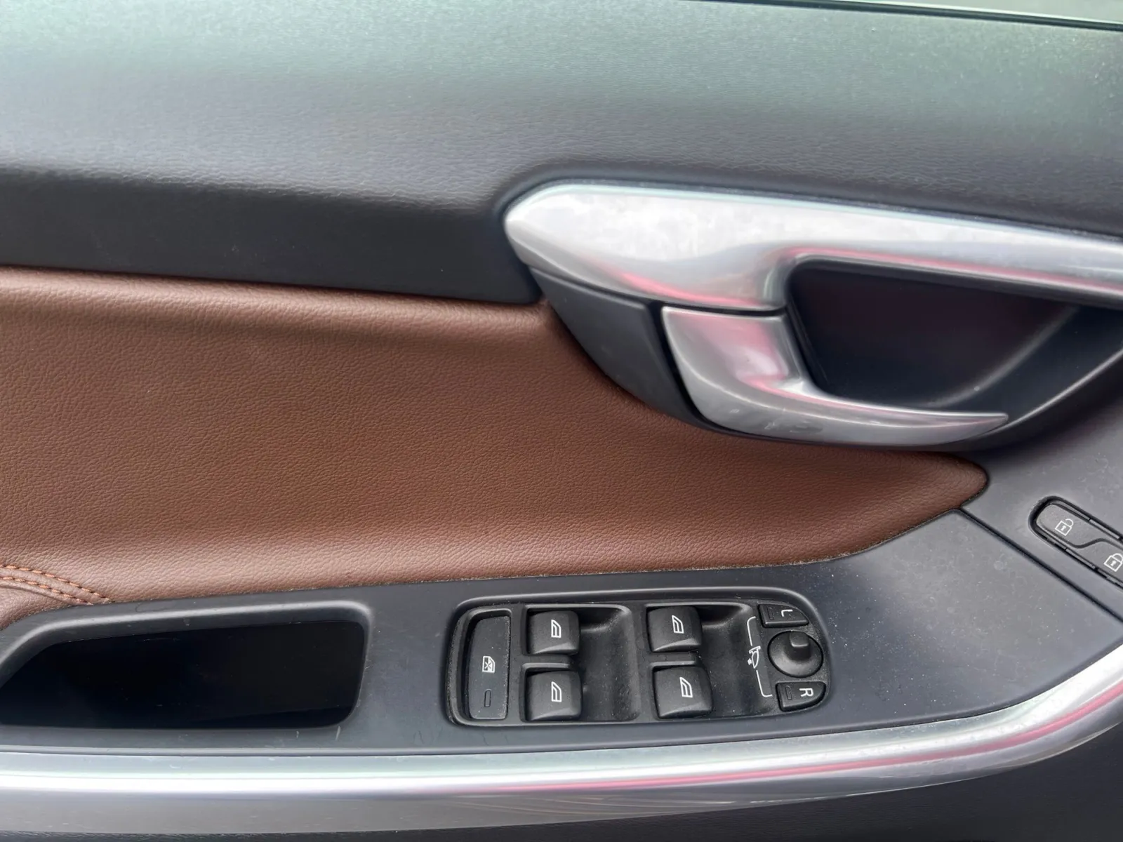 2015 Volvo XC60 T6 — photo 19