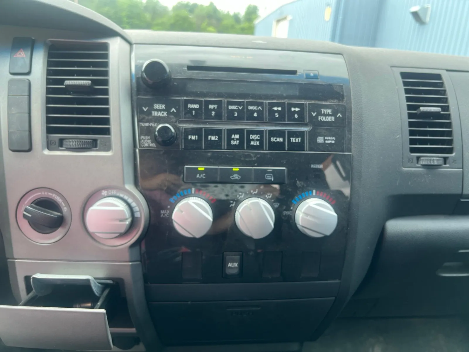 2010 Toyota Tundra Grade — photo 14
