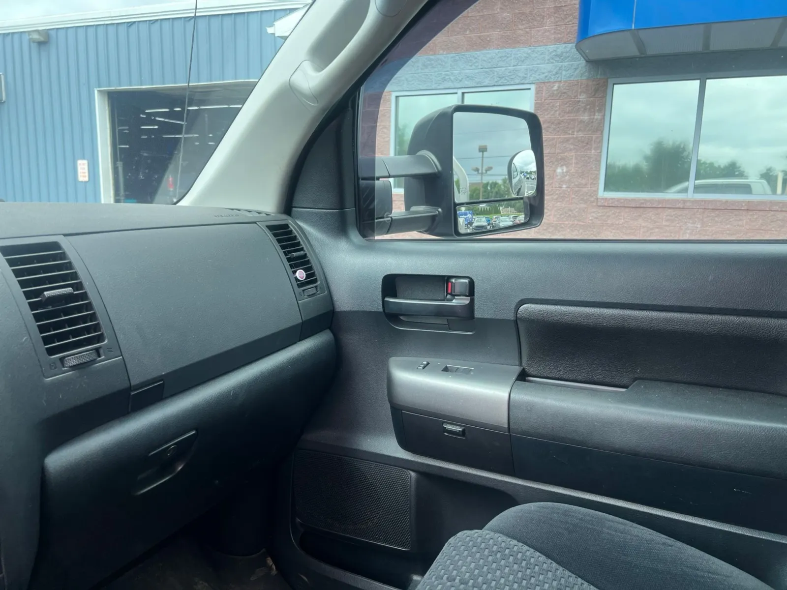 2010 Toyota Tundra Grade — photo 10